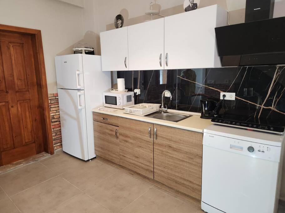 Traumhaus Mitten In Der City 60 Meter Zum Meer Kusadası Zewnętrze zdjęcie